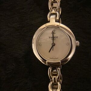 Vintage Tissot Pinky Mother Of Pearl Dial T084210A Ladies Sapphire Dresswatch